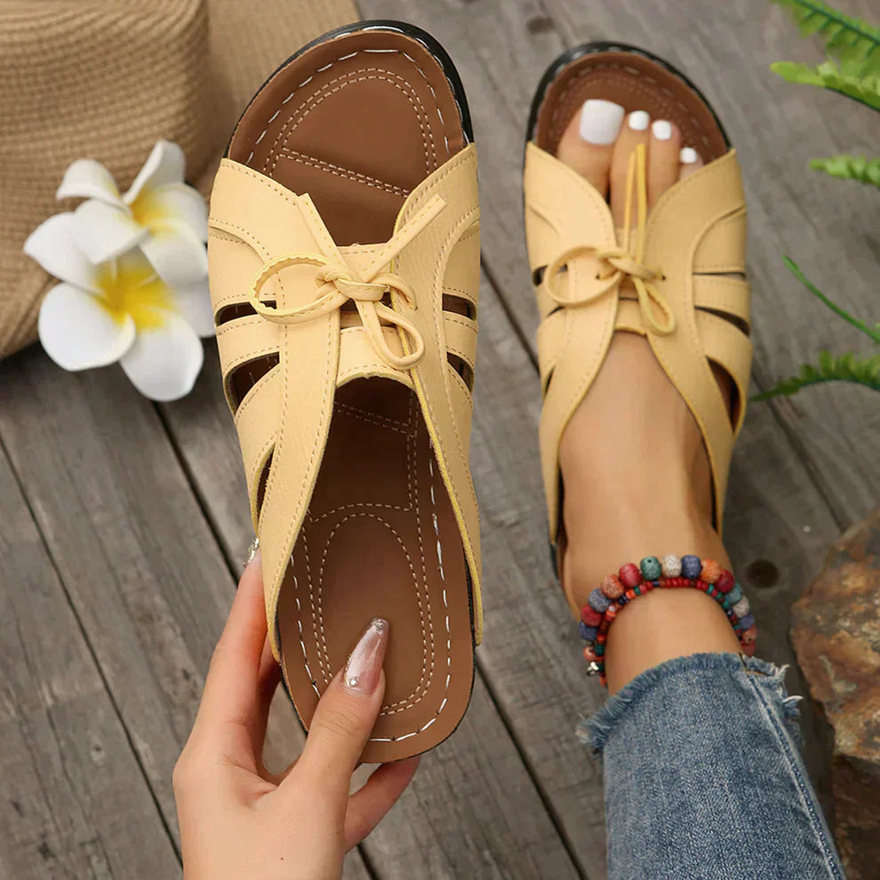 Orthopaedic wedge sandals with a domed button – Mirella