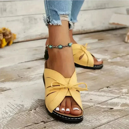 Orthopaedic wedge sandals with a domed button – Mirella