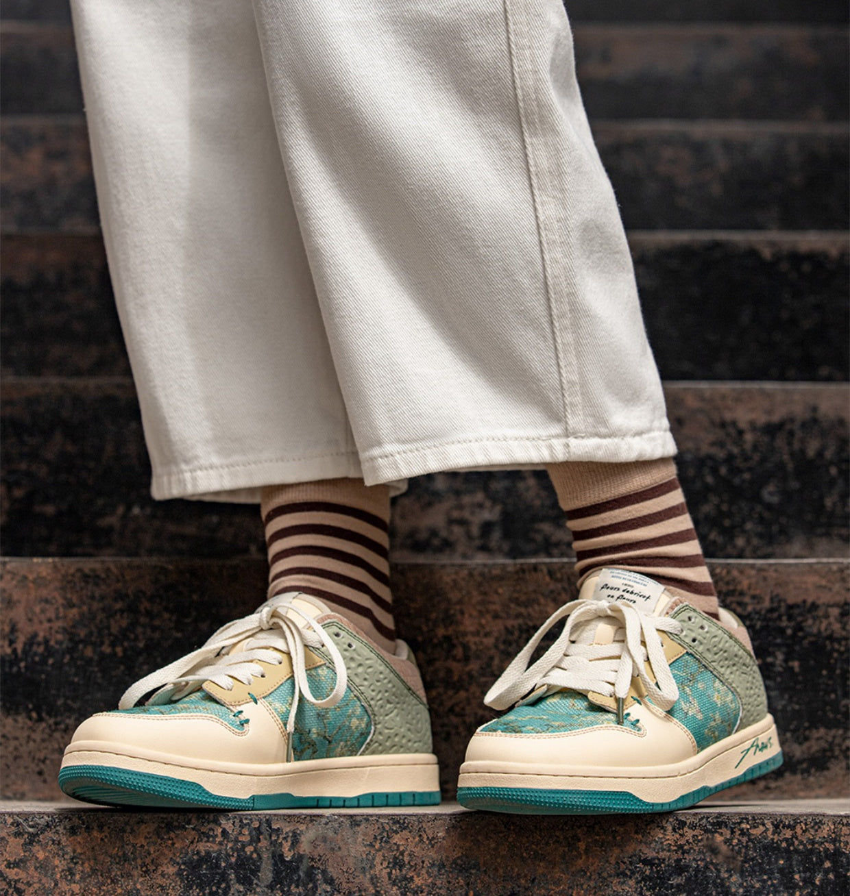Stylish unisex synthetic sneakers with almond blossom print – Arta