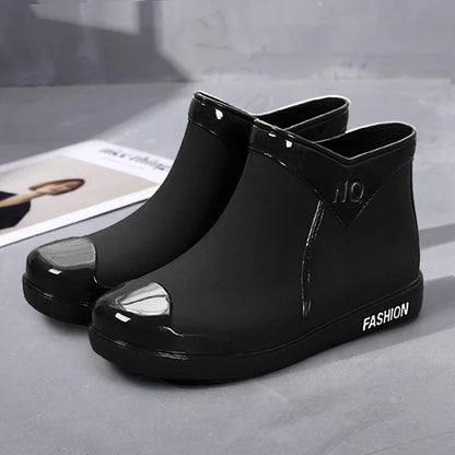 Ladies' waterproof ankle boots with side zip – Selis