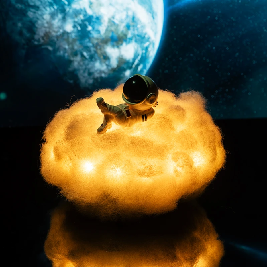 Astronaut Cloud Lamp - AstroCloud