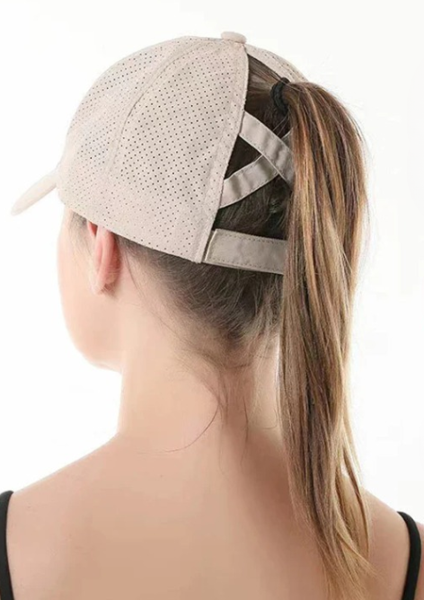 Breathable unisex sports baseball cap made of mesh with adjustable fit – AeroCap