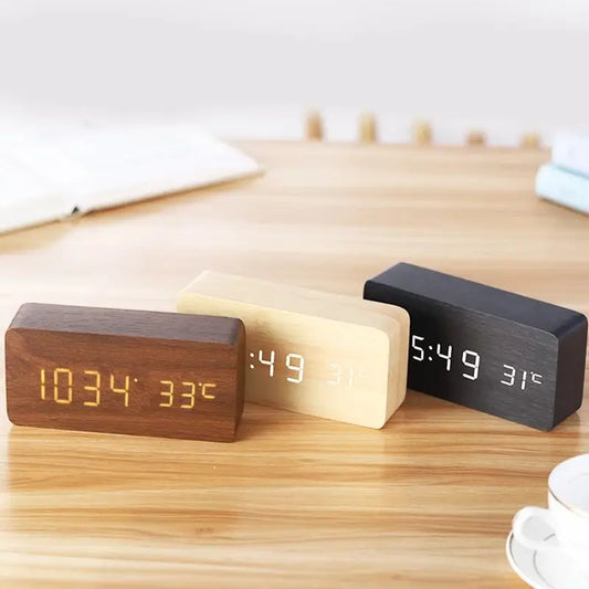 Digital wooden alarm clock with LED display – WoodSync