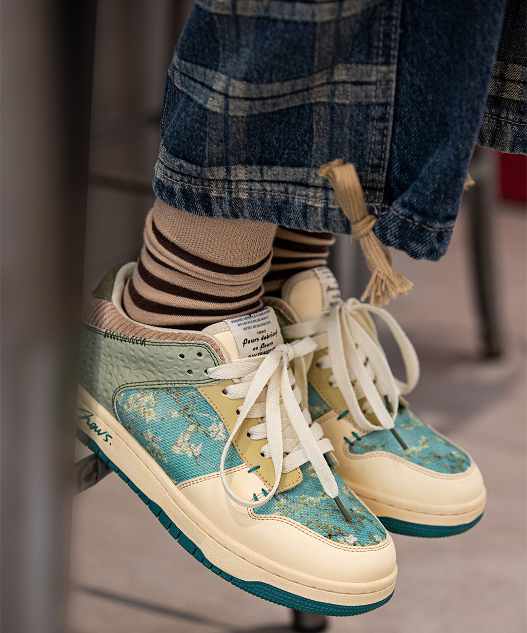 Stylish unisex synthetic sneakers with almond blossom print – Arta
