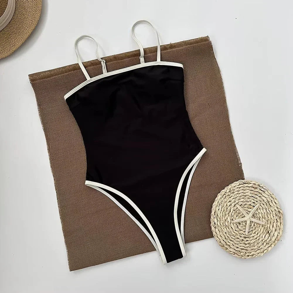 Stylish colour-block swimsuit – Sena