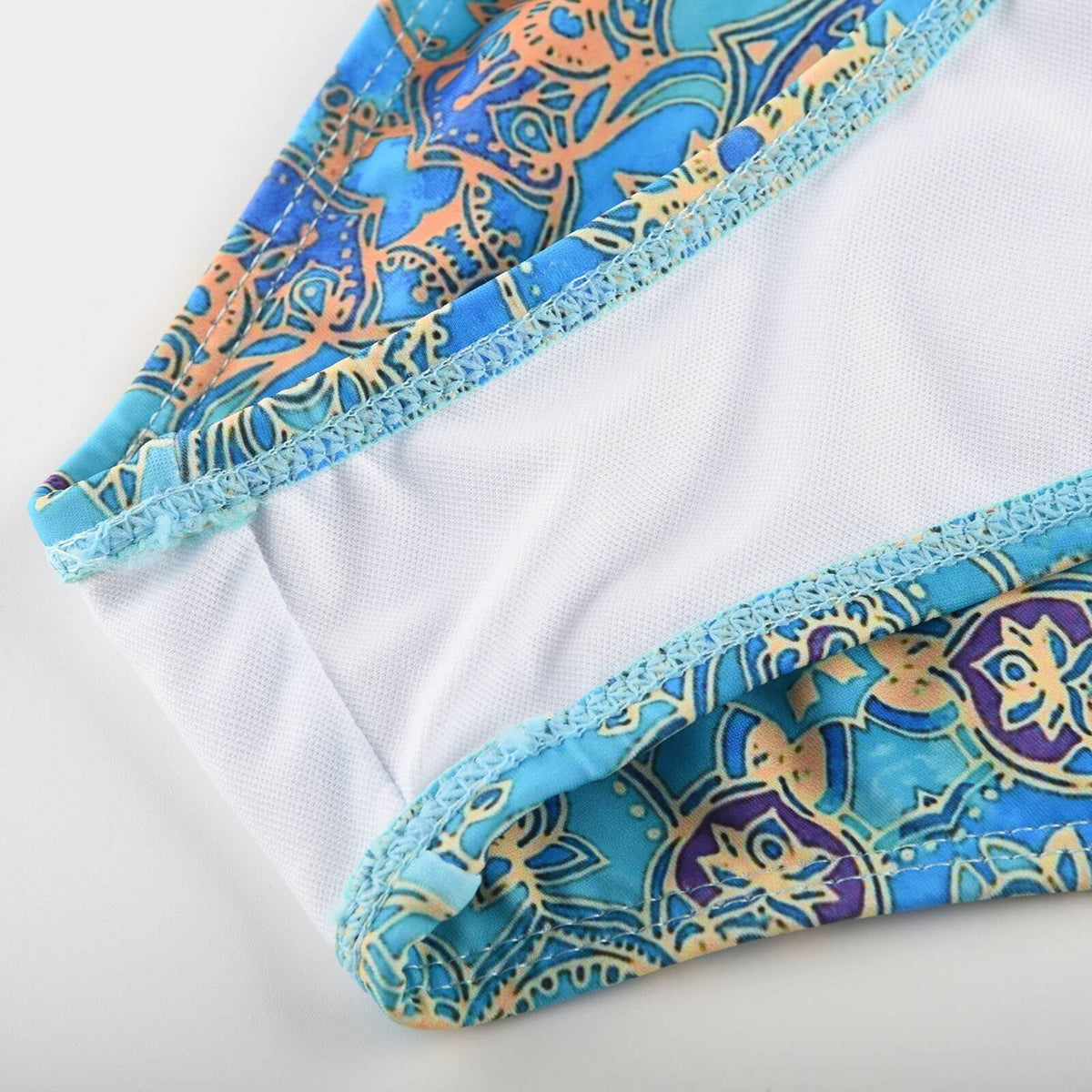 Stylish two-piece women's bikini – Perfect for the beach and sun