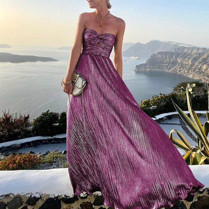 Maxi summer dress with V-neck and waist-defining fit – pink