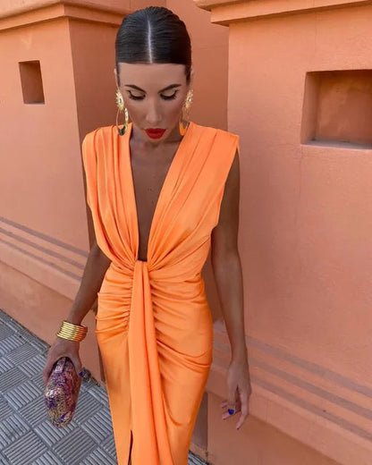 Trendy evening dress with a deep V-neck & tailored fit – Malina