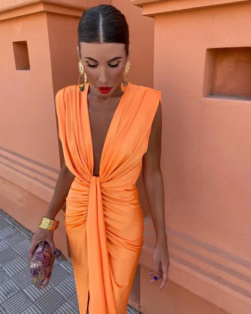 Trendy evening dress with a deep V-neck & tailored fit – Malina