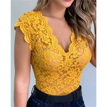 Stylish ladies' summer top made of lace with floral pattern - SpitzenLicht