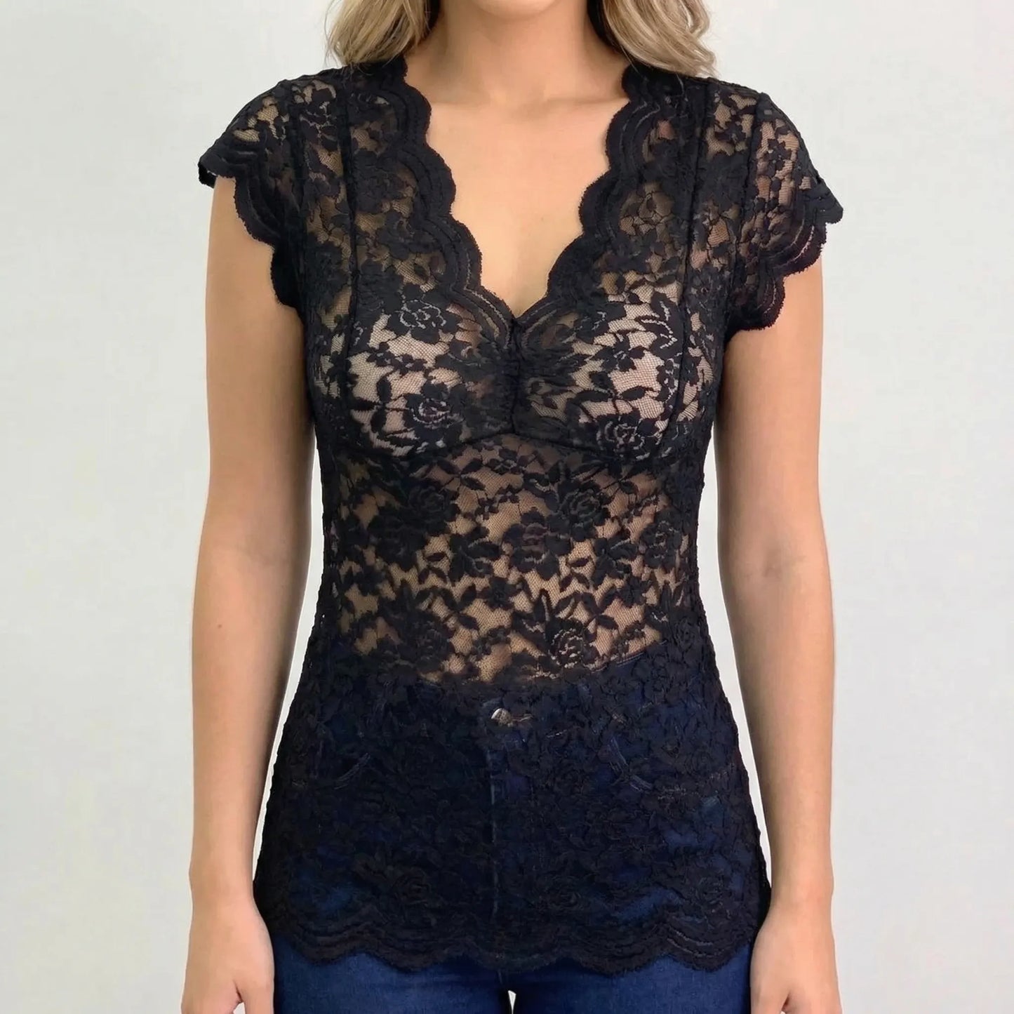 Slim-Fit Sleeveless Lace Top - Crystal
