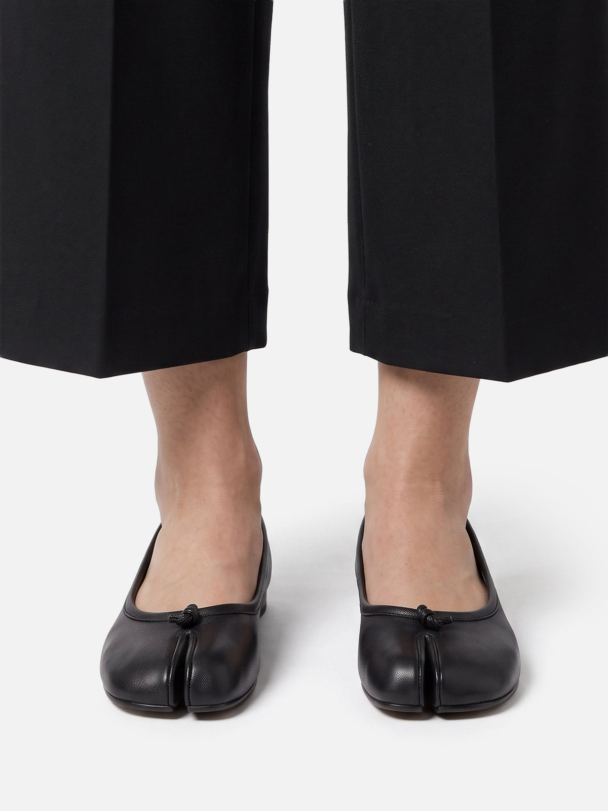 Split-Toe Ballet Flat with Knotted Strap and Flat Sole 4