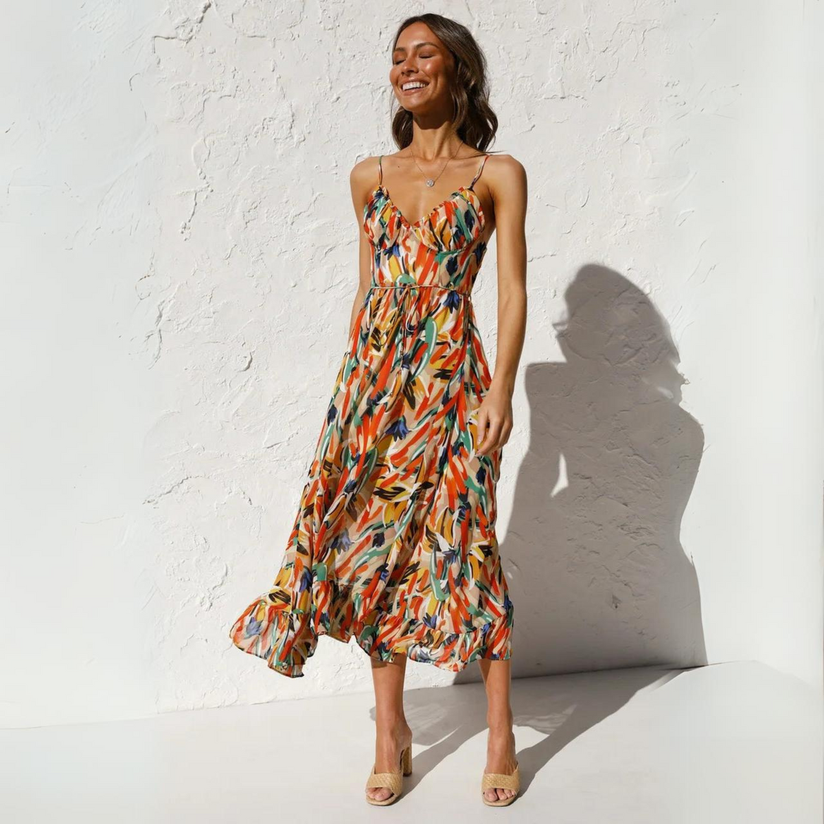 Summer dress with print and backless design – Elora