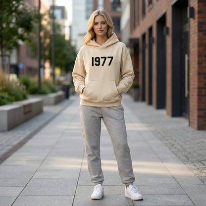 Streetwear Hoodie With Raglan Sleeves - Robin