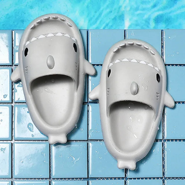 Unisex lightweight summer flip-flops with shark design – FinSteps