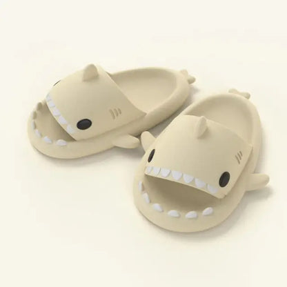 Unisex lightweight summer flip-flops with shark design – FinSteps