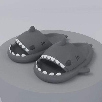 Unisex lightweight summer flip-flops with shark design – FinSteps