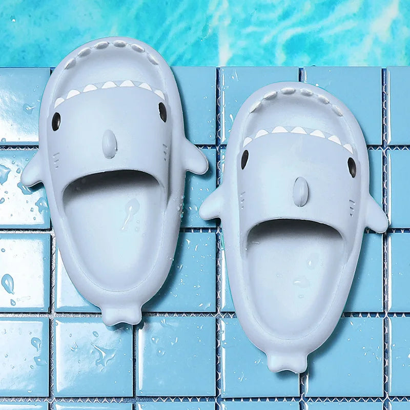 Unisex lightweight summer flip-flops with shark design – FinSteps
