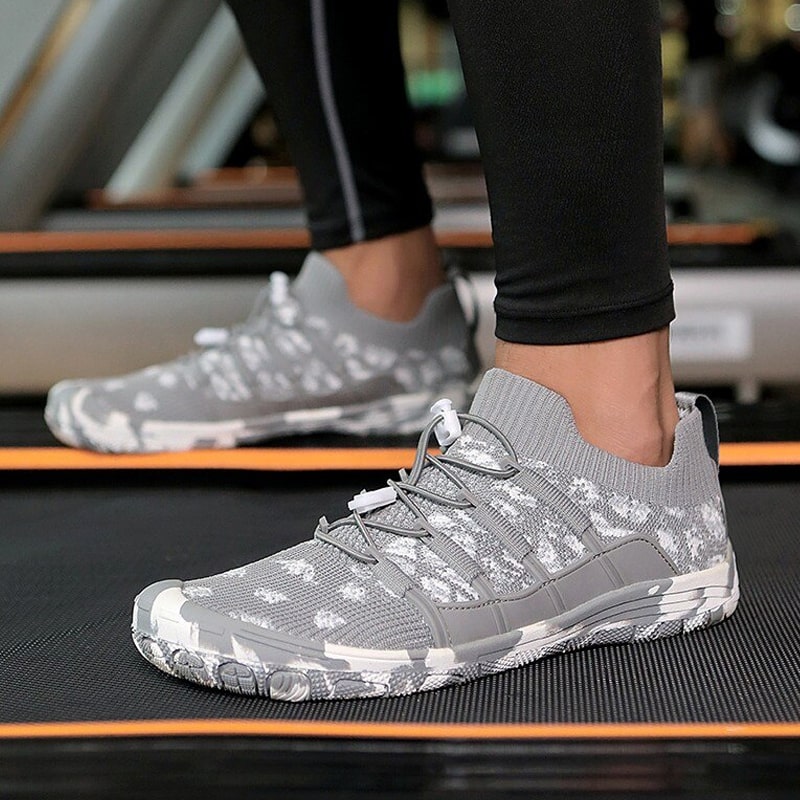 Barefoot sports shoes with non-slip sole - Auron