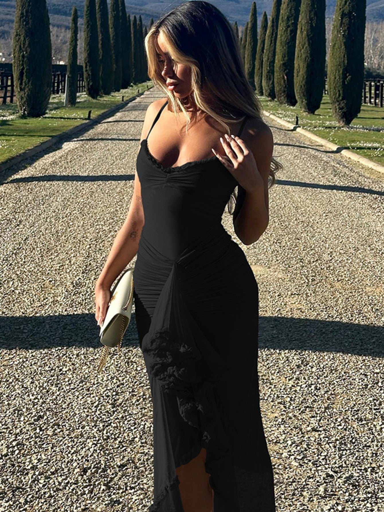 Trendy maxi dress with ruffles and spaghetti straps – Loyza