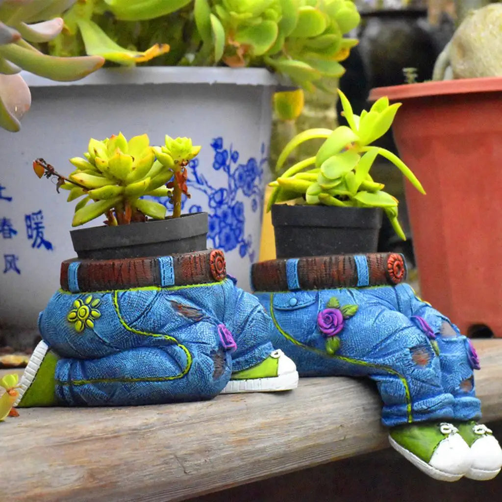 Gardener Resin Succulent Pot Sculpture - GardenBuddy