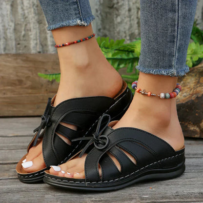 Orthopaedic wedge sandals with a domed button – Mirella