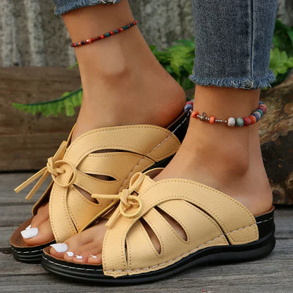 Orthopaedic wedge sandals with a domed button – Mirella