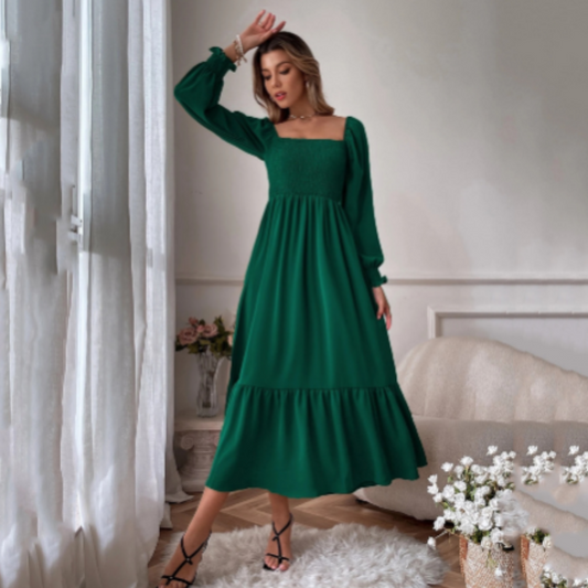 Transitional dress with Florentine neckline – Hermina