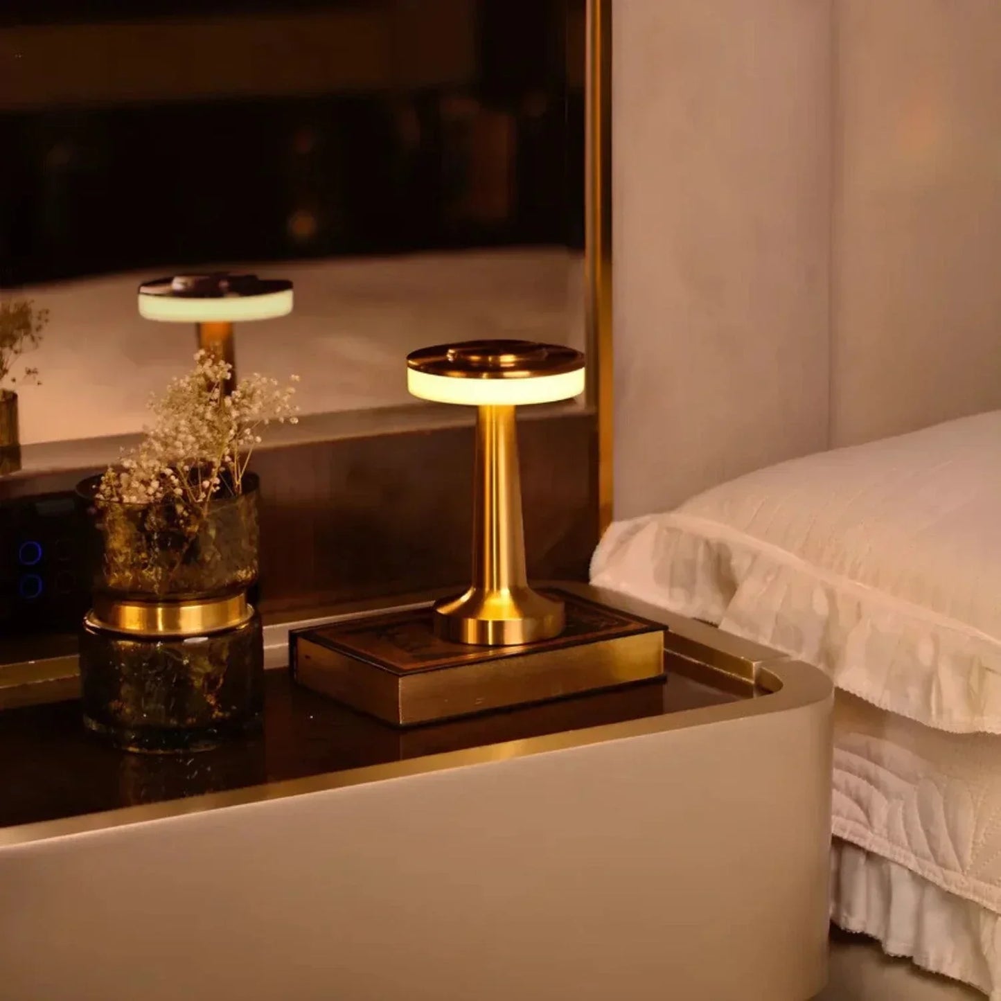 Wireless Retro Table Lamp - LumiBar