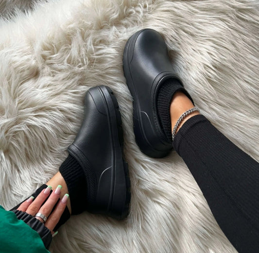 Weatherproof comfort clogs with cloud cushioning – Mireille
