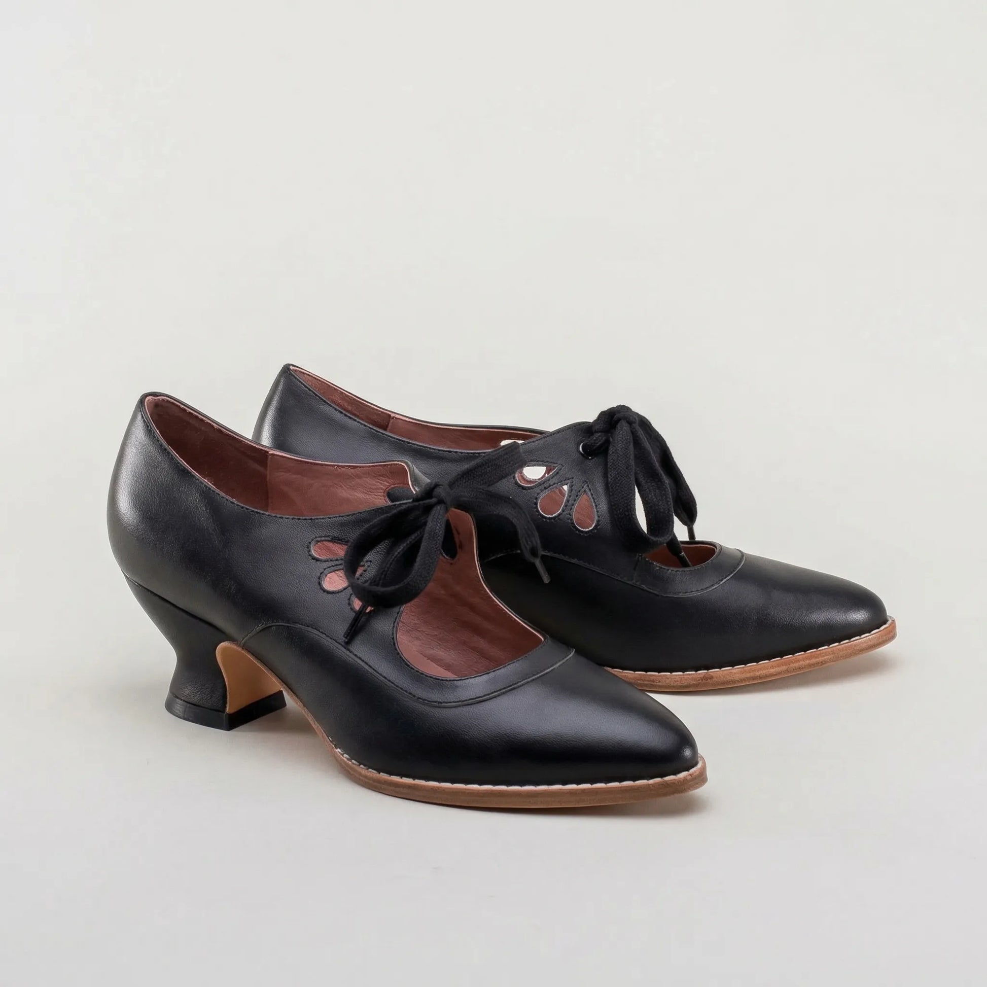 Vintage-Inspired Lace-Up Heeled Shoe - Virginia