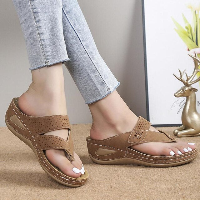 Women's sandals with adjustable strap and stripes – Breathable & Orthopedic
