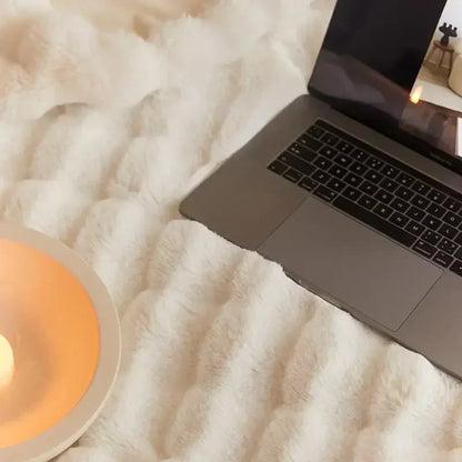 The Plush Blanket Everyone Is Talking About! - WarmWool