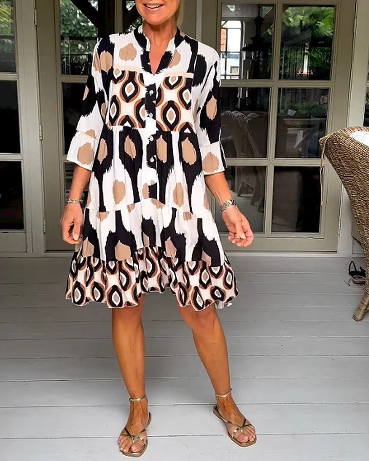 Trendy short-sleeved dress with abstract print & loose fit – Liora