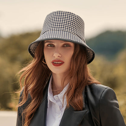 Light women's bucket hat made of fabric for summer – Lindsay