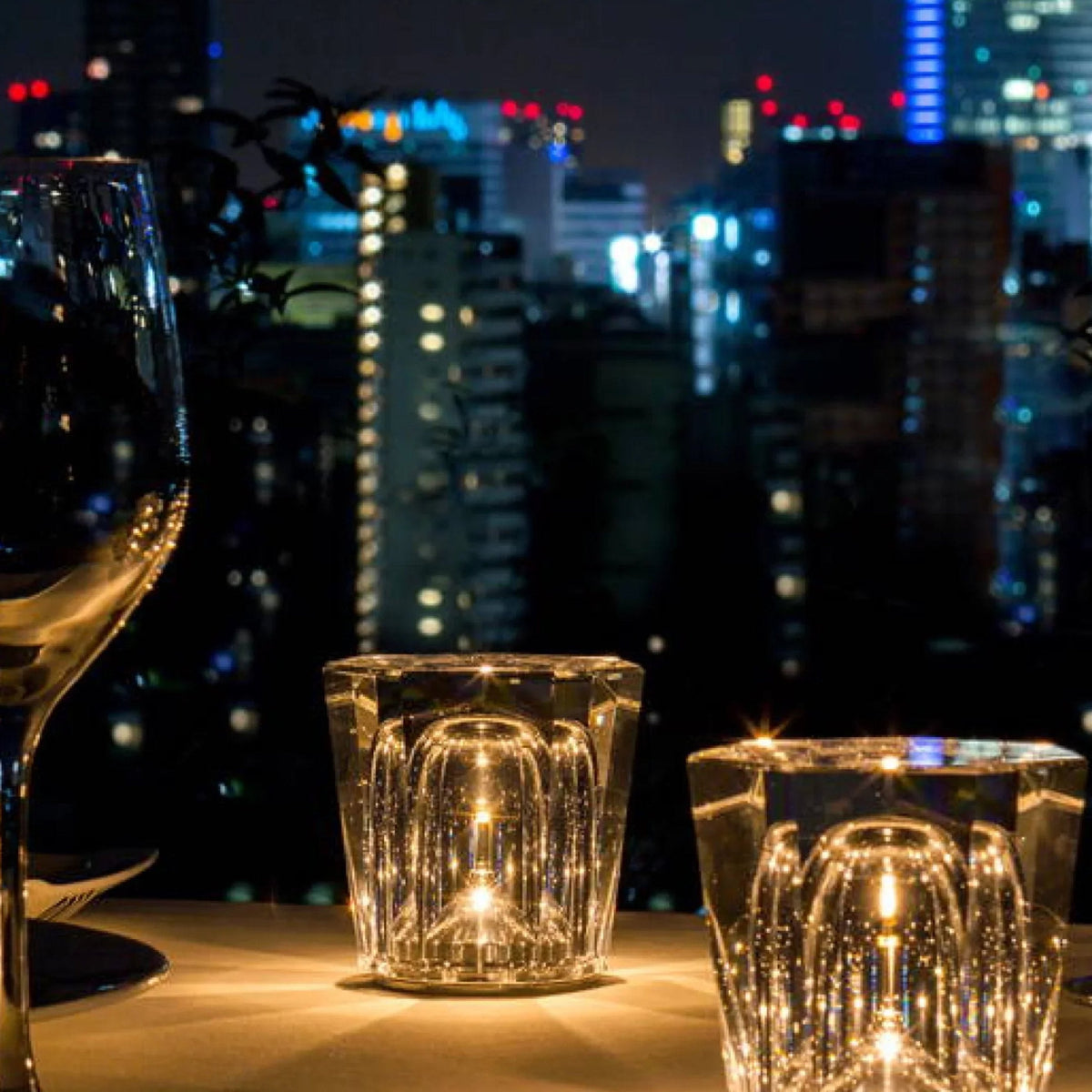 Rechargeable Crystal Table Lamp with Diamond Design - Luxe Edition 3