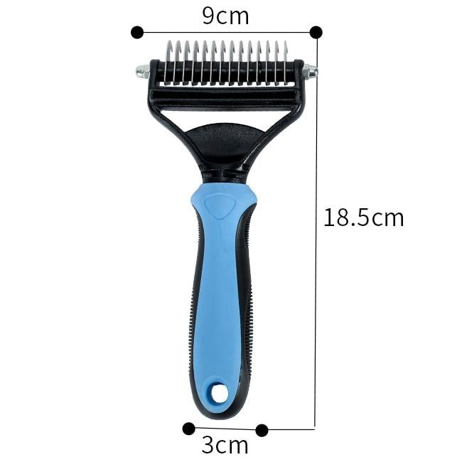Blue and black rake on white with dimension lines marking its width, overall length and handle width. 9