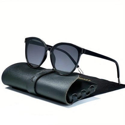 Fashionable women's sunglasses with UV protection – Livia