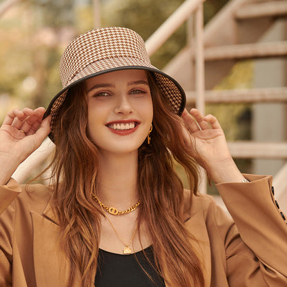 Light women's bucket hat made of fabric for summer – Lindsay