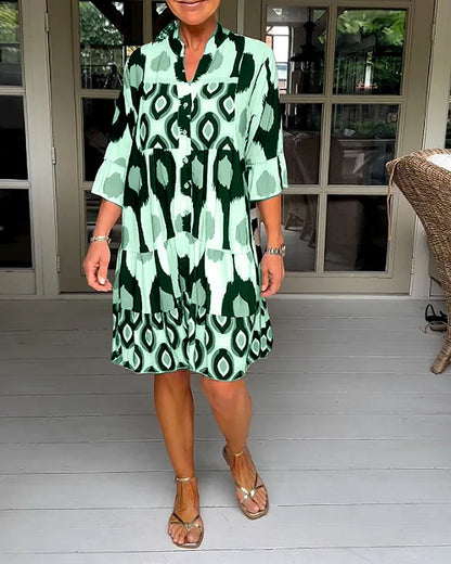Trendy short-sleeved dress with abstract print & loose fit – Liora