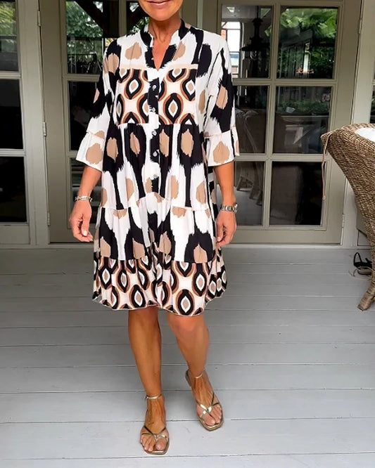 Trendy short-sleeved dress with abstract print & loose fit – Liora