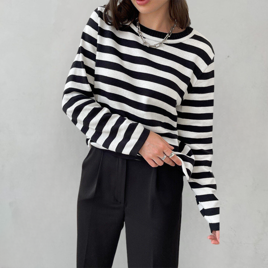 Stylish Striped T-Shirt Made of Lightweight Fabric - StreifenLeicht