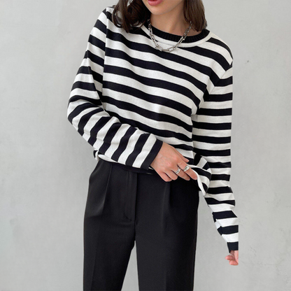 Stylish Striped T-Shirt Made of Lightweight Fabric - StreifenLeicht