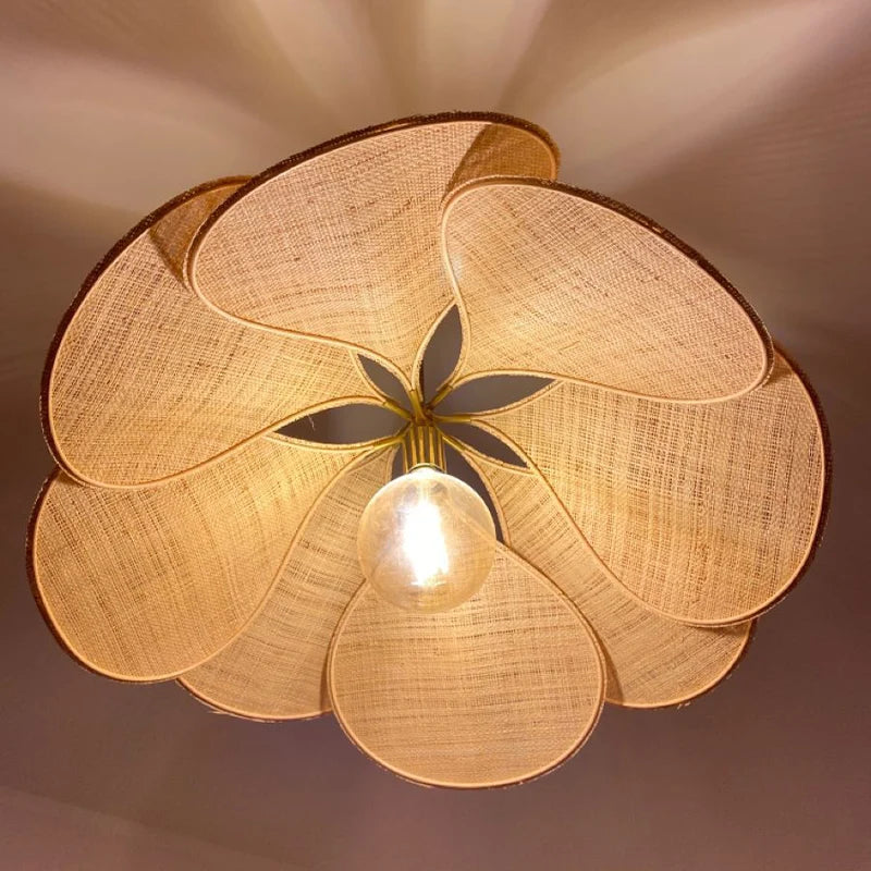 Stylish Flower-Shaped Pendant Lamp - Petalume