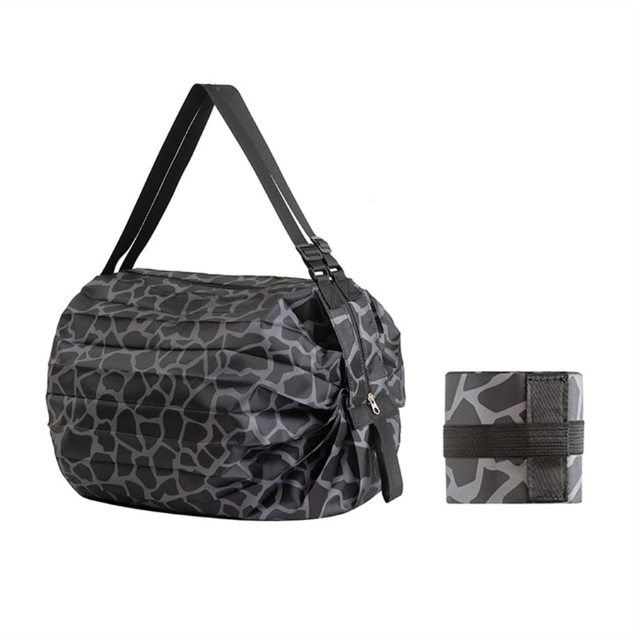 Foldable shopping bag with a large capacity – two for the price of one
