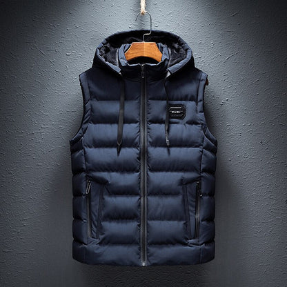 Dunkelblaue Steppweste mit Kapuze, Reißverschluss, Herrenmode, Winterbekleidung, warm.