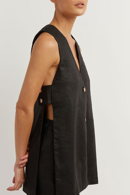 Women's Zomerset with sleeveless gilet and high-waisted shorts – Sylvie