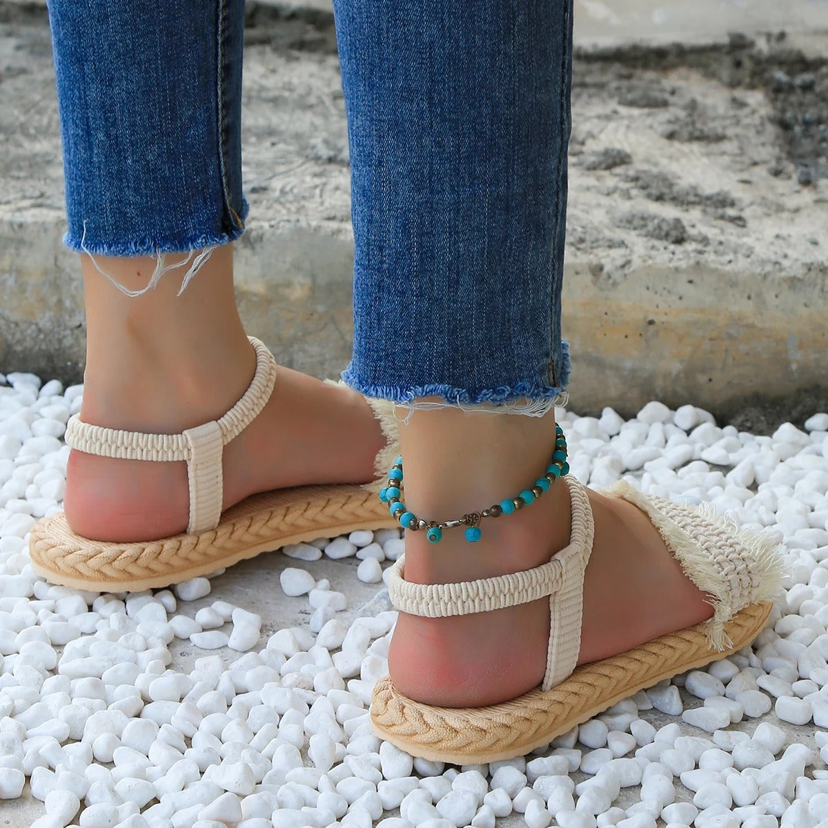Trendy tassel sandals with low heel – Juliet