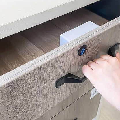 Electronic Charging Slot with Invisible Sensor Control - Vaultin
