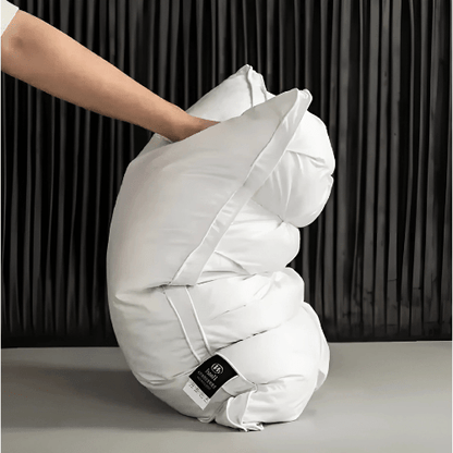 Goose Down Kiss for Luxurious Sleep - Aurélie